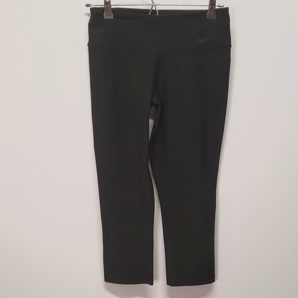 Size small Nike dry fit black Capri length Leggings.  F42